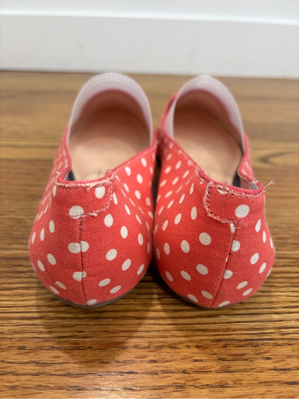 GAP Printed Coral Polka Dot Pointy Flats (8.5) - Picture 3 of 11